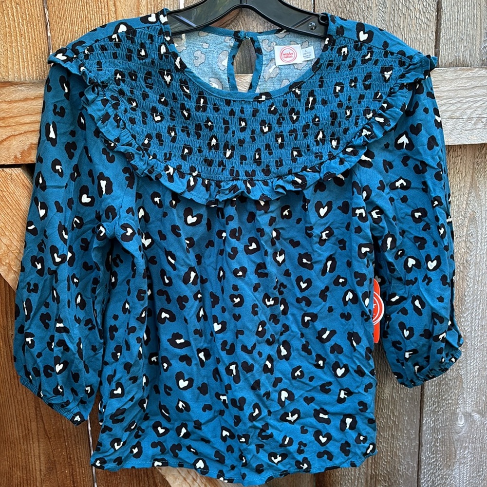 NWT girls heart shaped leopard print long sleeved top